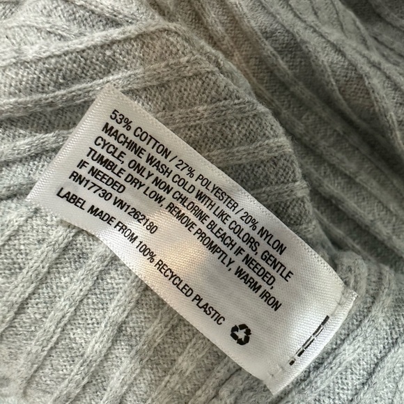 NWT Stars Above Womens Gray Long Sleeve Knit Sweater Size Small - Picture 6 of 8